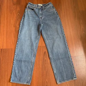 Abercrombie High-Rise Jeans thumbnail 3