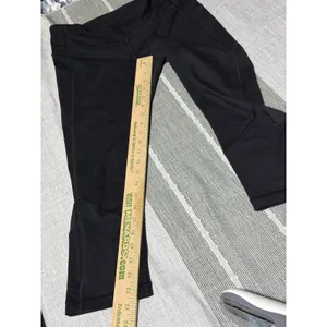 Lululemon Womens Black‎ Cropped Leggings Activewear Yoga Pants Size 8 thumbnail 2