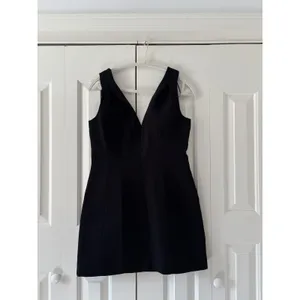 Zara Black V-Neck Sleeveless Dress, Size M thumbnail 2