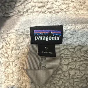 Patagonia Light Grey Quarter Zip Sherpa Pull Over Sweatshirt Size S thumbnail 3