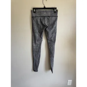 Lululemon Black White Print Legging Womens 6 Athletic Yoga Running Workout thumbnail 4