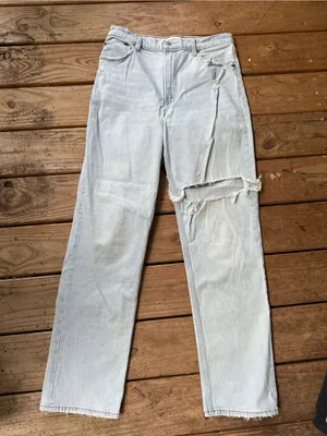 Abercrombie and Fitch The 90’s Straight Ultra High rise jeans 10L thumbnail 2