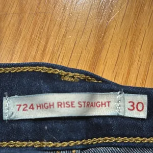 Levi's women’s 724 high rise straight jeans size 30. thumbnail 2