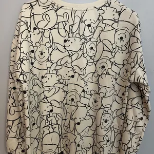 Disney Winnie the Pooh Women's Cream‎ Sweatshirt Size S thumbnail 2