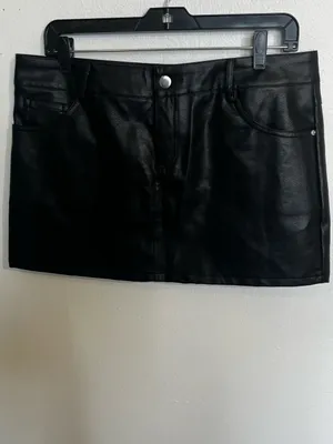 Edikted Black Faux Leather Mini Skirt Size L NWT - Damaged Zipper thumbnail 2