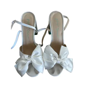Betsey Johnson - Maddy Dressy Bow Platform Sandals in White & Silver thumbnail 4