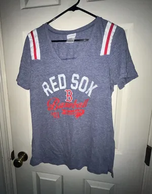 5th & Ocean Boston Red Sox Women's Heather Grey V-Neck Striped Shoulder T-Shirt thumbnail 1