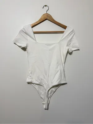 NWT Aritzia Contour Bodysuit Size Small White Square neck NEW thumbnail 6