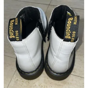 Dr. Martens Air Wair 2976 Quad Chelsea Boots‎ White Size 6W thumbnail 4
