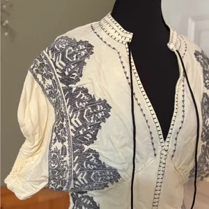 Gimmicks by BKE Cream Puff Sleeve Embellished Blouse size M NWT thumbnail 3