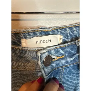 Hidden Jeans raw hem light wash jeans thumbnail 3
