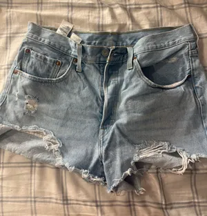 Levi’s 501 Distressed Cutoff Denim Shorts – Size 31 thumbnail 1