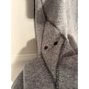 Lululemon Women’s Pullover Hoodie Size 4‎ Gray Modern Minimal Athleisure thumbnail 3