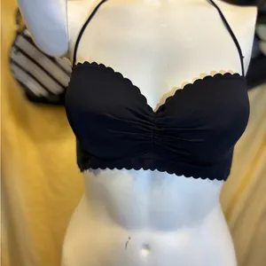 Victoria's Secret Black Scalloped Edge‎ Top thumbnail 1