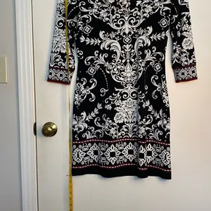 White House black market size small-black white large floral print thumbnail 9