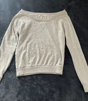 Garage Off-The-Shoulder Top Grey thumbnail 1