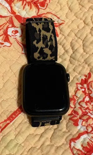 Series 7 Apple Watch 45mm thumbnail 1