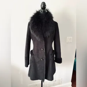 Nice stylish GUESS coat 🖤🖤🖤 thumbnail 2