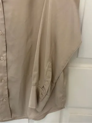 H&M Silky V-Neck Button Down Blouse in Light Taupe thumbnail 5