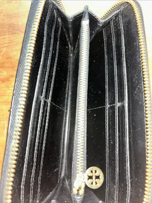 Tory Burch Black Patent Leather Embossed Logo Zip Around Continental Wallet thumbnail 7