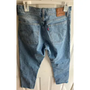 Levi's Premium Wedgie Straight Ankle Women's‎ Light Wash Jeans Sz 29x28 thumbnail 6
