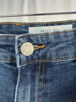 Noisy May Yolanda Straight Fit Wide Leg Jeans in Blue Size 29 x 32 thumbnail 3