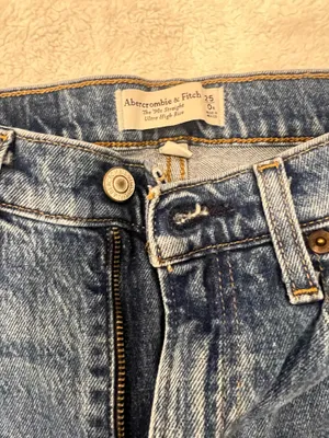 Abercrombie 90s Ultra High-Rise Straight Jeans Curve Love thumbnail 2