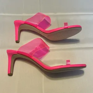 NEW Jessica Simpson Lissah 2 Neon Pink Clear Toe-Loop Slide Heel Size 8.5M thumbnail 3