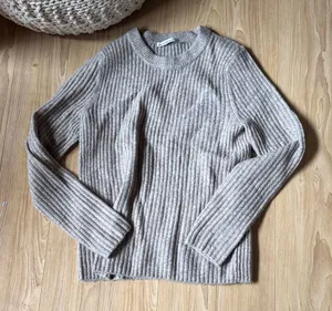 Abercrombie & Fitch Beige Ribbed Sweater thumbnail 1