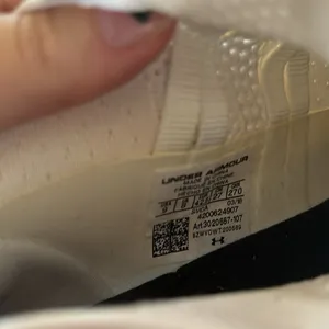 Under Armour Sneakers thumbnail 3