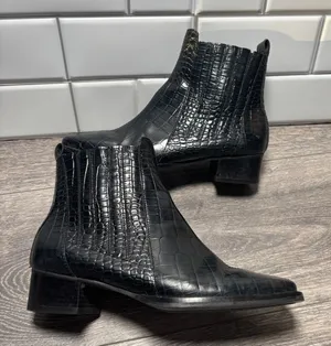 Trotters Black Croc Embossed Booties Square Toe Side‎ Zip Block Heel Size 5M thumbnail 1