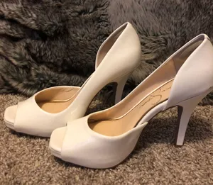 Jessica Simpson Pumps thumbnail 1