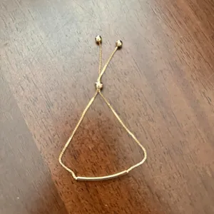 Cinching Gold Bar Bracelet thumbnail 3