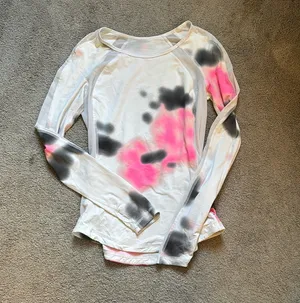 Lululemon Long Sleeve thumbnail 1