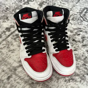 Nike Air Jordan 1 Retro High Heritage thumbnail 2