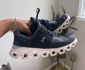 On Cloudswift Running Women’s Shoes thumbnail 1