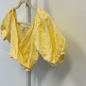 NWT Anthropologie Sim & Sam Yellow Gingham Picnic Crop Top Puff‎ Sleeve Small thumbnail 3