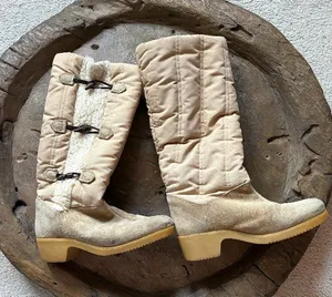 Vintage Hush Puppies tan women's winter boots suede crepe sherpa-lined size 8 thumbnail 1