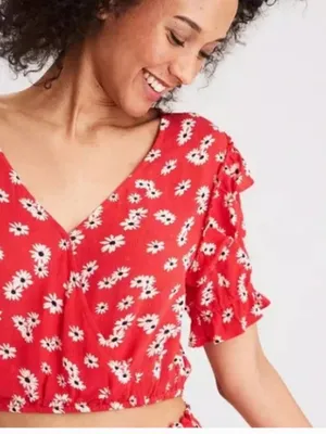 American Eagle red floral crop V faux wrap, ruffle short sleeve BoHo blouse M thumbnail 1