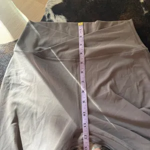 ARITZIA TNA Golden Wide Leg Cross Over‎ Leggings In Taupe Size 8 thumbnail 6