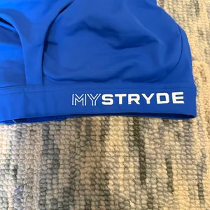 Lululemon Women’s My Stryde Blue Sport Bra Size Medium thumbnail 2