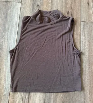 tank top thumbnail 1