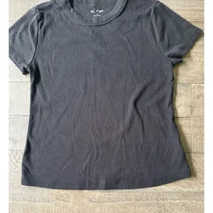 Old Navy‎ Women's Black Ribbed Short Sleeve Tee Size Medium thumbnail 5