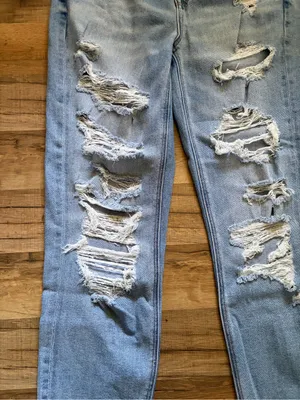 American Eagle Outfitter Light Wash High-Rise Ripped distressed Jeans Sz 4 denim thumbnail 4