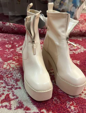 Chunky cream boots Tan Size 9 thumbnail 3