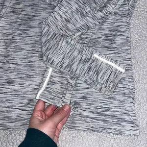 Lululemon Beat The Heat Long Sleeve thumbnail 6