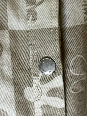 Smiley X H&M Shirt Womens Small Beige Smiley Face Graphic Twill Button Up thumbnail 4