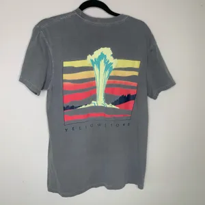 Yellowstone T shirt Bright Back Graphic Tee Sz Medium Cotton thumbnail 6