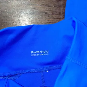 Woman’s size small fabletics leggings thumbnail 2