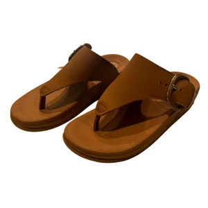 Project Cloud Women Arlee Buckle Sandals in Tan Leather, Size 6 thumbnail 2